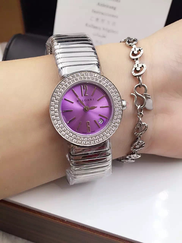 ブルガリ時計正面デザイン